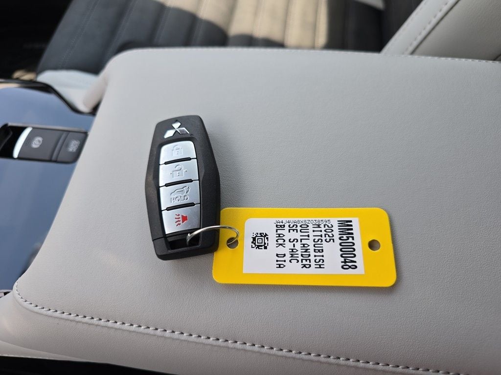 2025 Mitsubishi Outlander SE