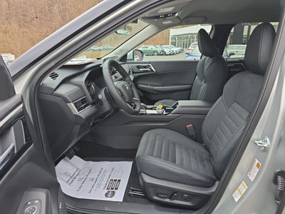 2026 Mitsubishi Outlander SE