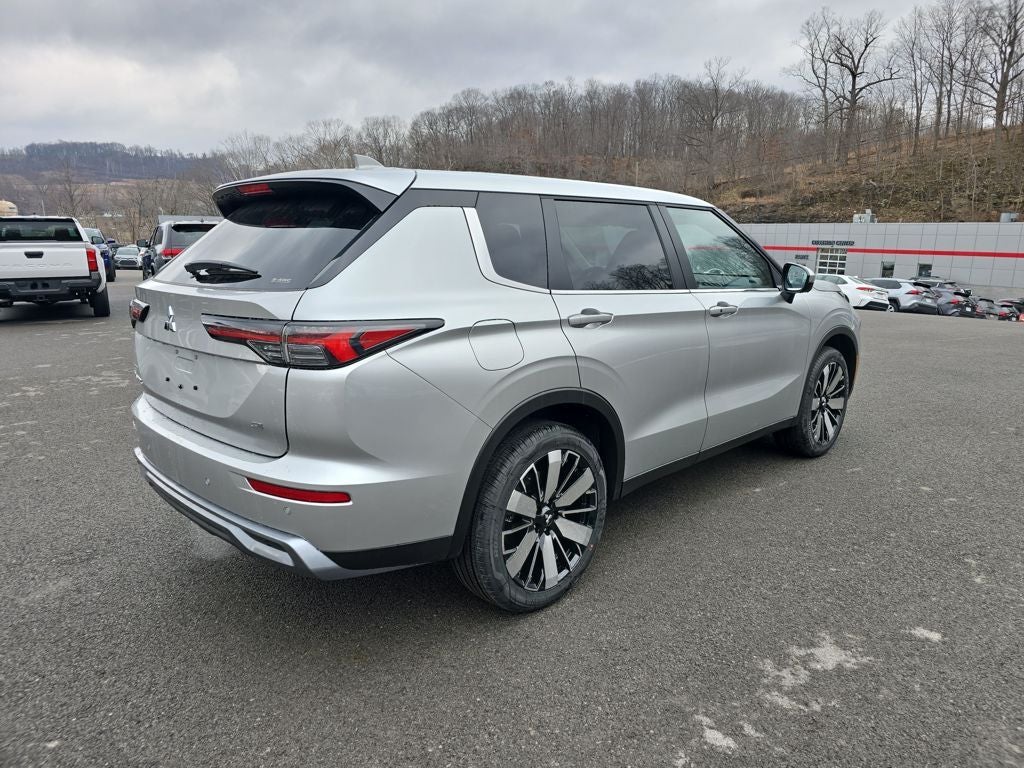 2026 Mitsubishi Outlander SE