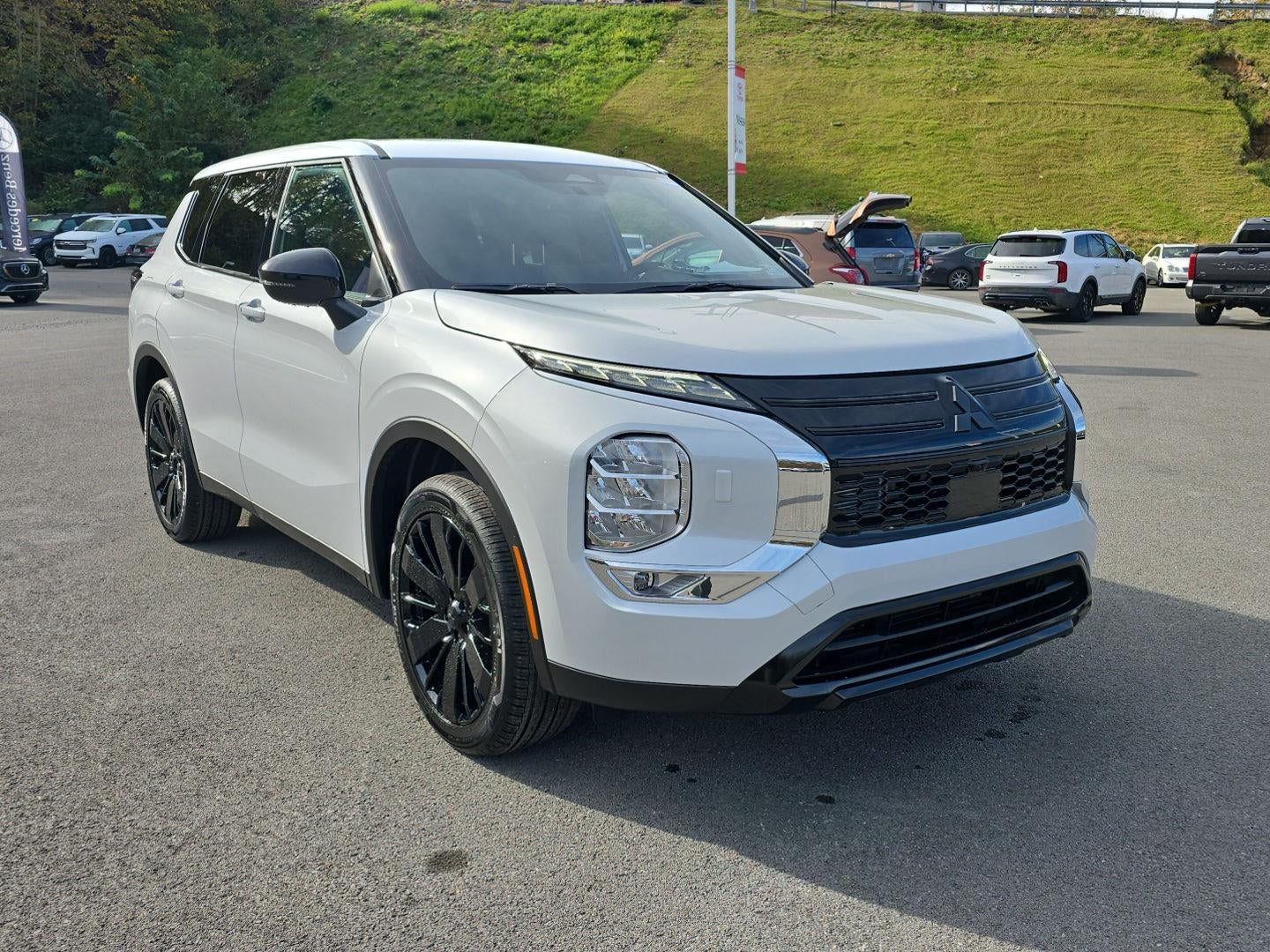 2027 Mitsubishi OUTLANDER LE S-AWC