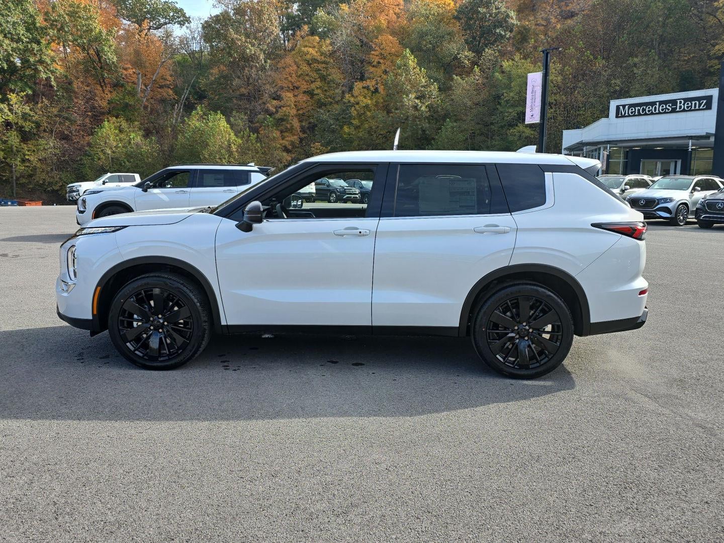 2027 Mitsubishi OUTLANDER LE S-AWC