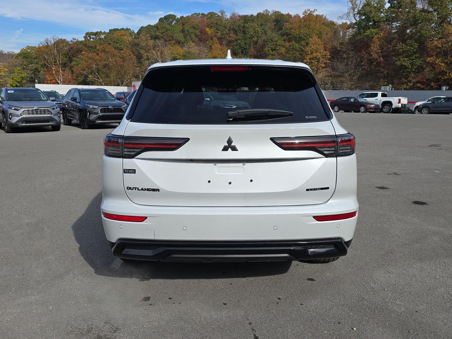 2027 Mitsubishi OUTLANDER LE S-AWC