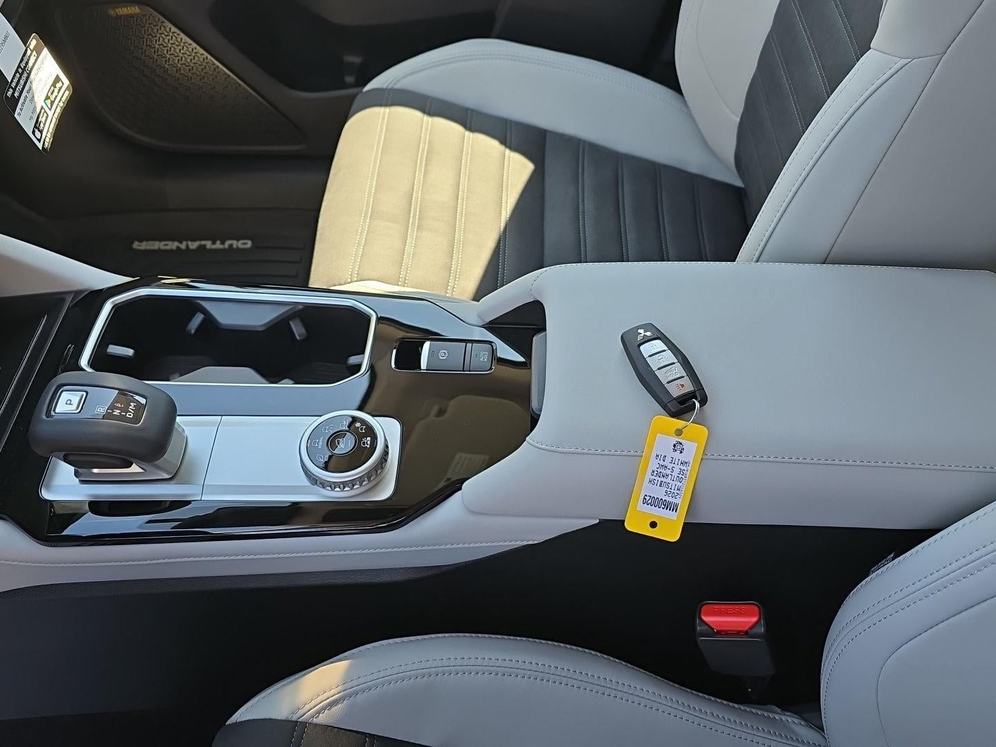 2026 Mitsubishi Outlander SE