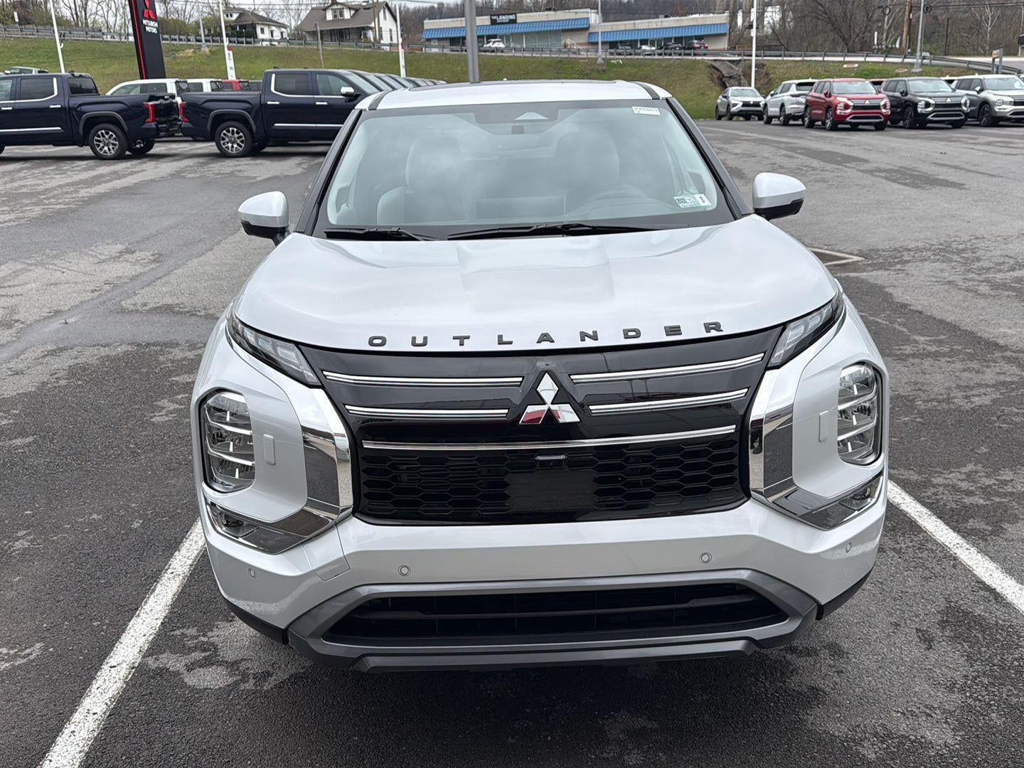 2026 Mitsubishi Outlander SE