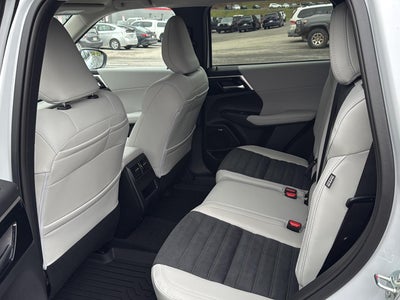 2026 Mitsubishi Outlander SE