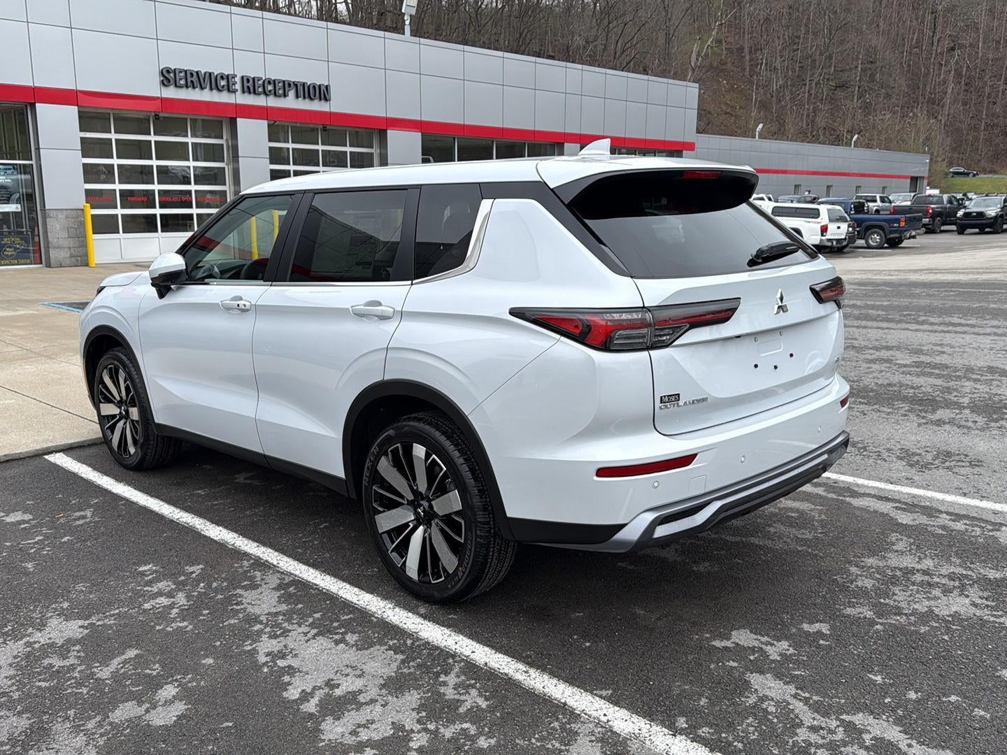 2026 Mitsubishi Outlander SE