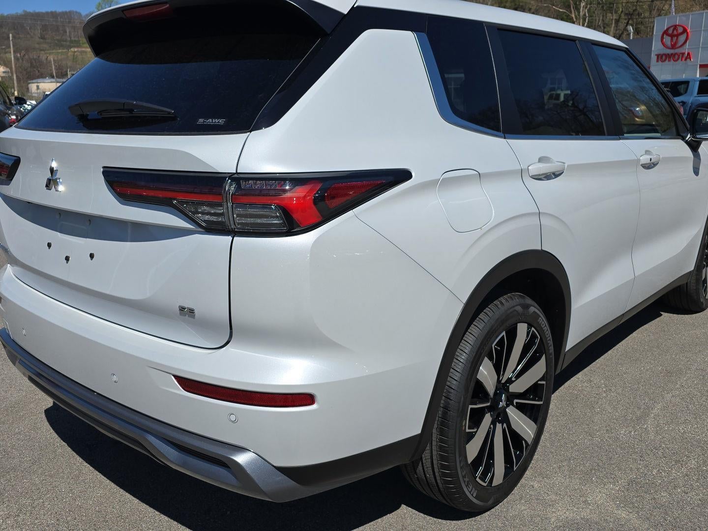 2026 Mitsubishi Outlander SE