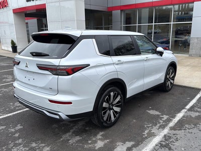 2026 Mitsubishi Outlander SE