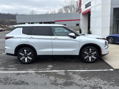 2026 Mitsubishi Outlander SE