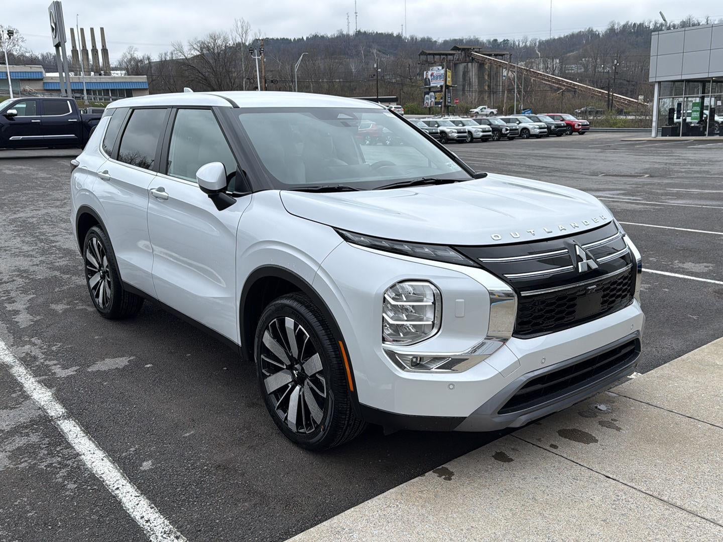 2026 Mitsubishi Outlander SE