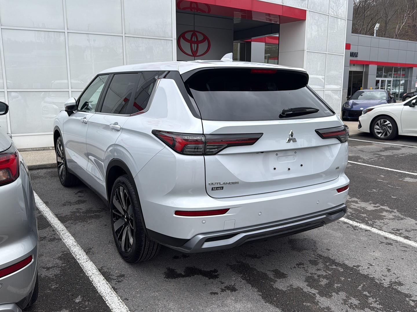 2026 Mitsubishi Outlander SE