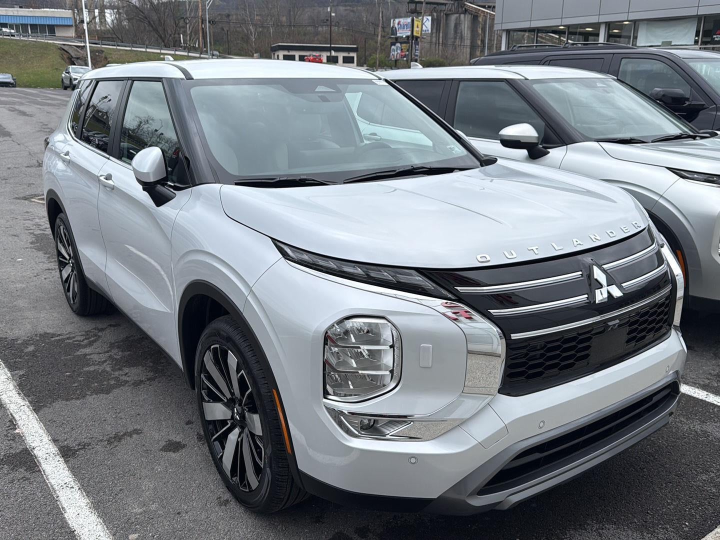 2026 Mitsubishi Outlander SE