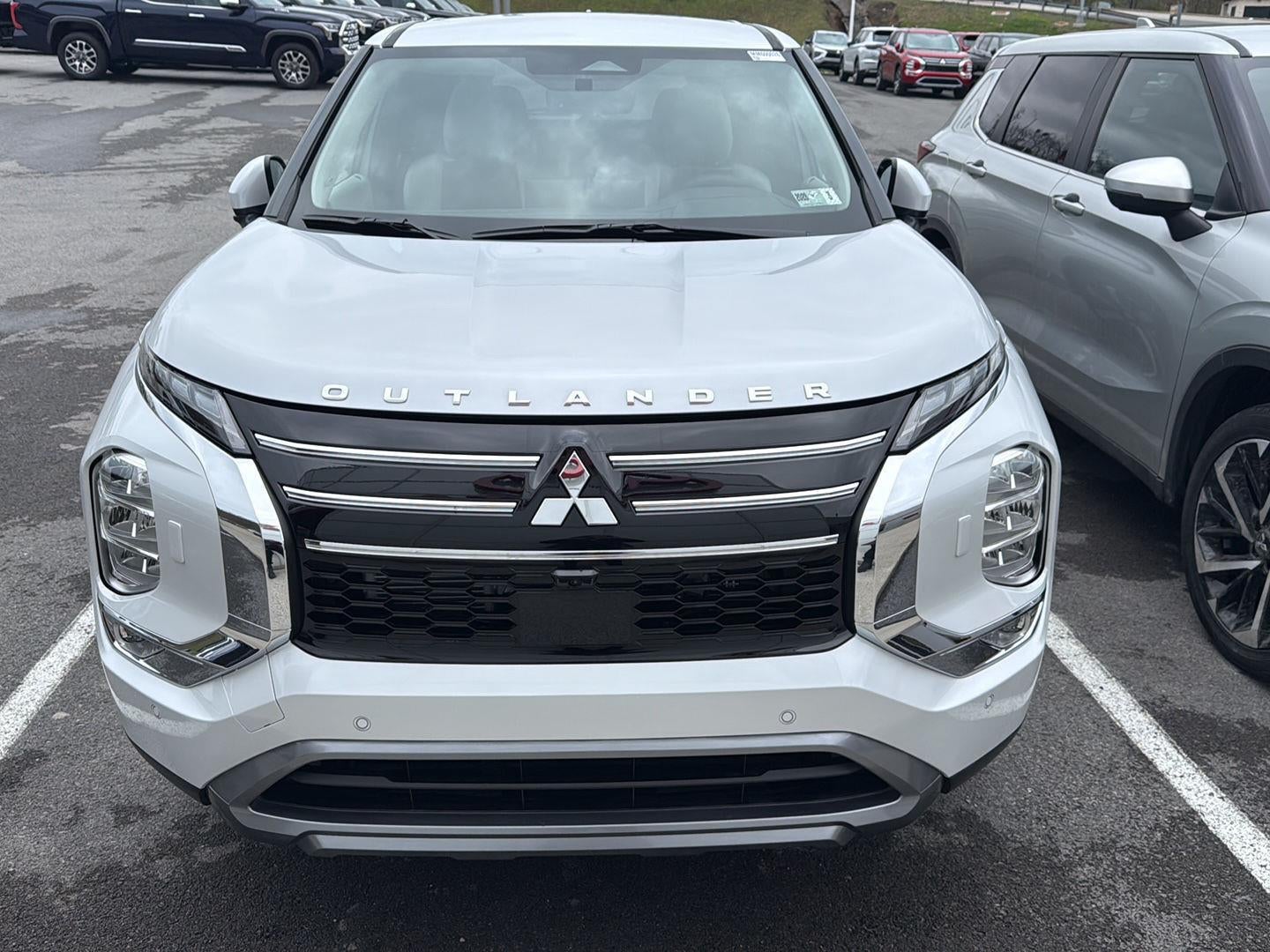 2026 Mitsubishi Outlander SE