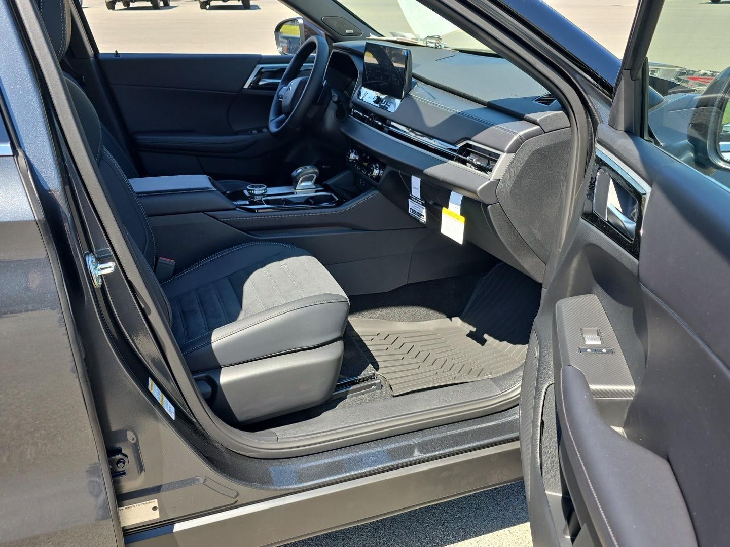 2026 Mitsubishi OUTLANDER LE S-AWC