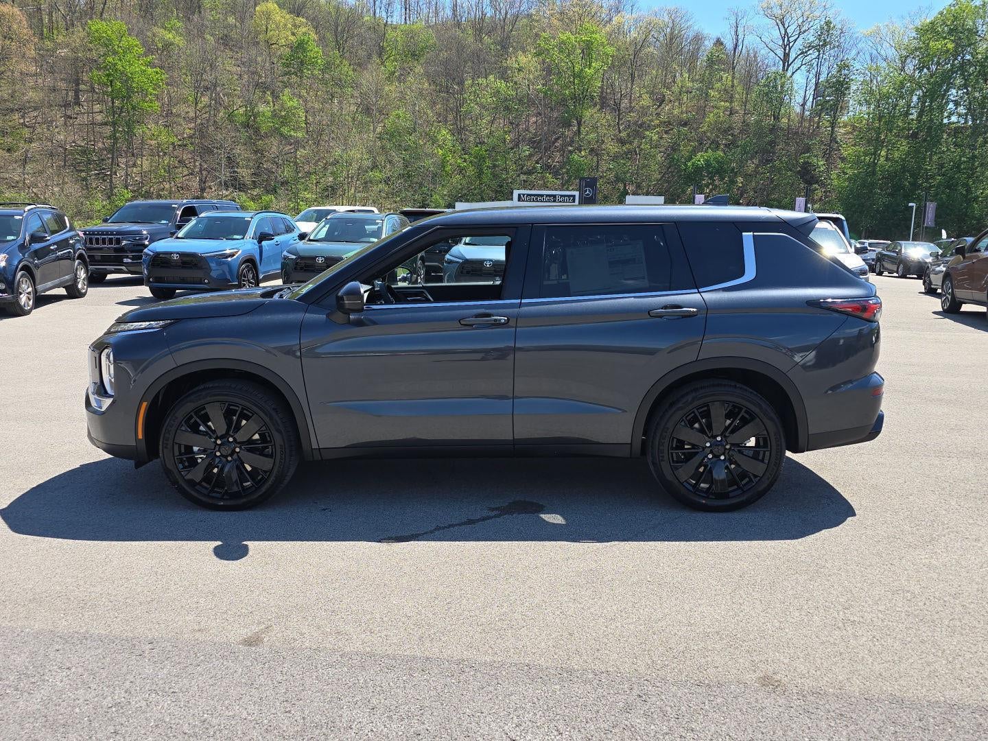 2026 Mitsubishi OUTLANDER LE S-AWC