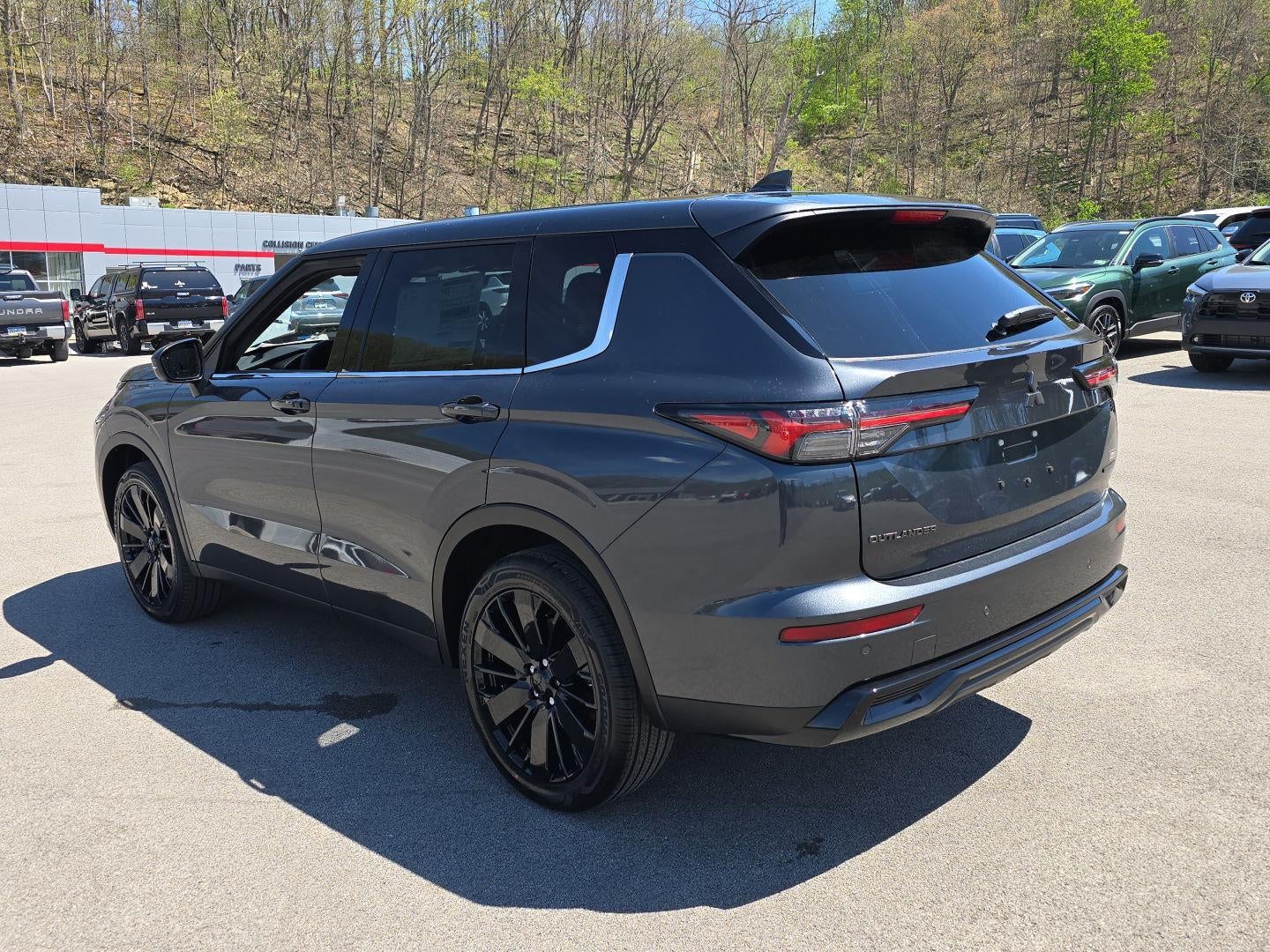 2026 Mitsubishi OUTLANDER LE S-AWC