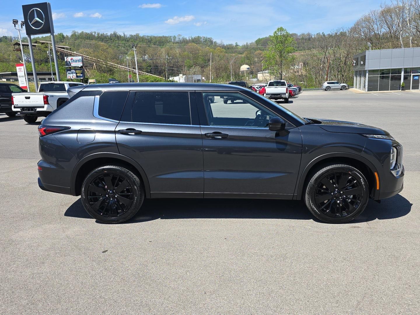 2026 Mitsubishi OUTLANDER LE S-AWC