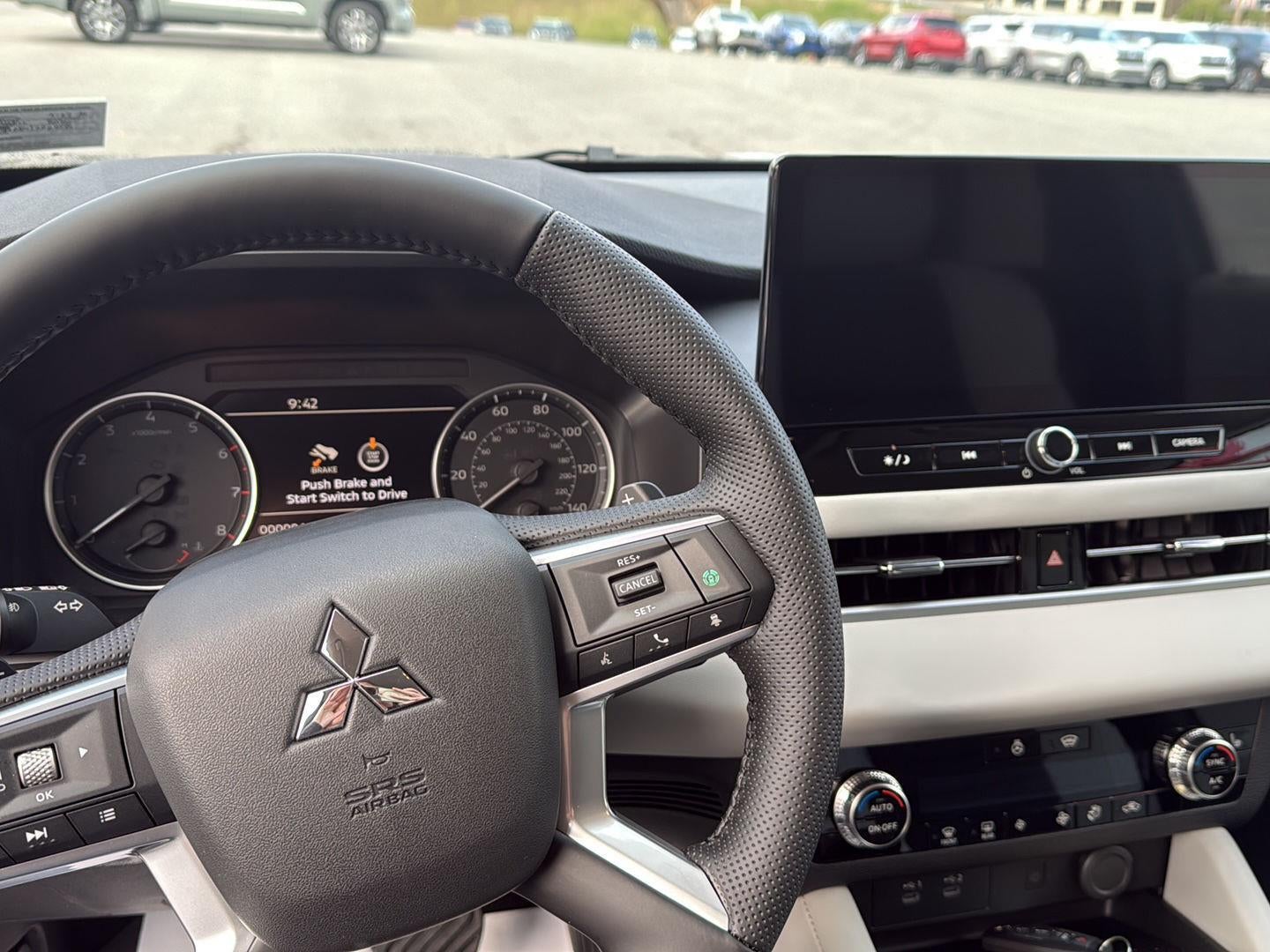 2026 Mitsubishi Outlander SE