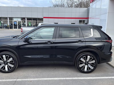 2026 Mitsubishi Outlander SE