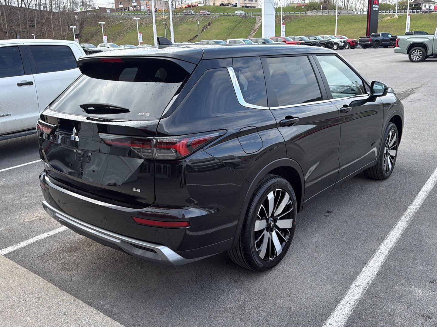 2026 Mitsubishi Outlander SE