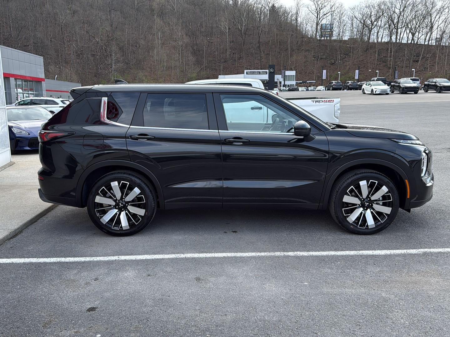 2026 Mitsubishi Outlander SE