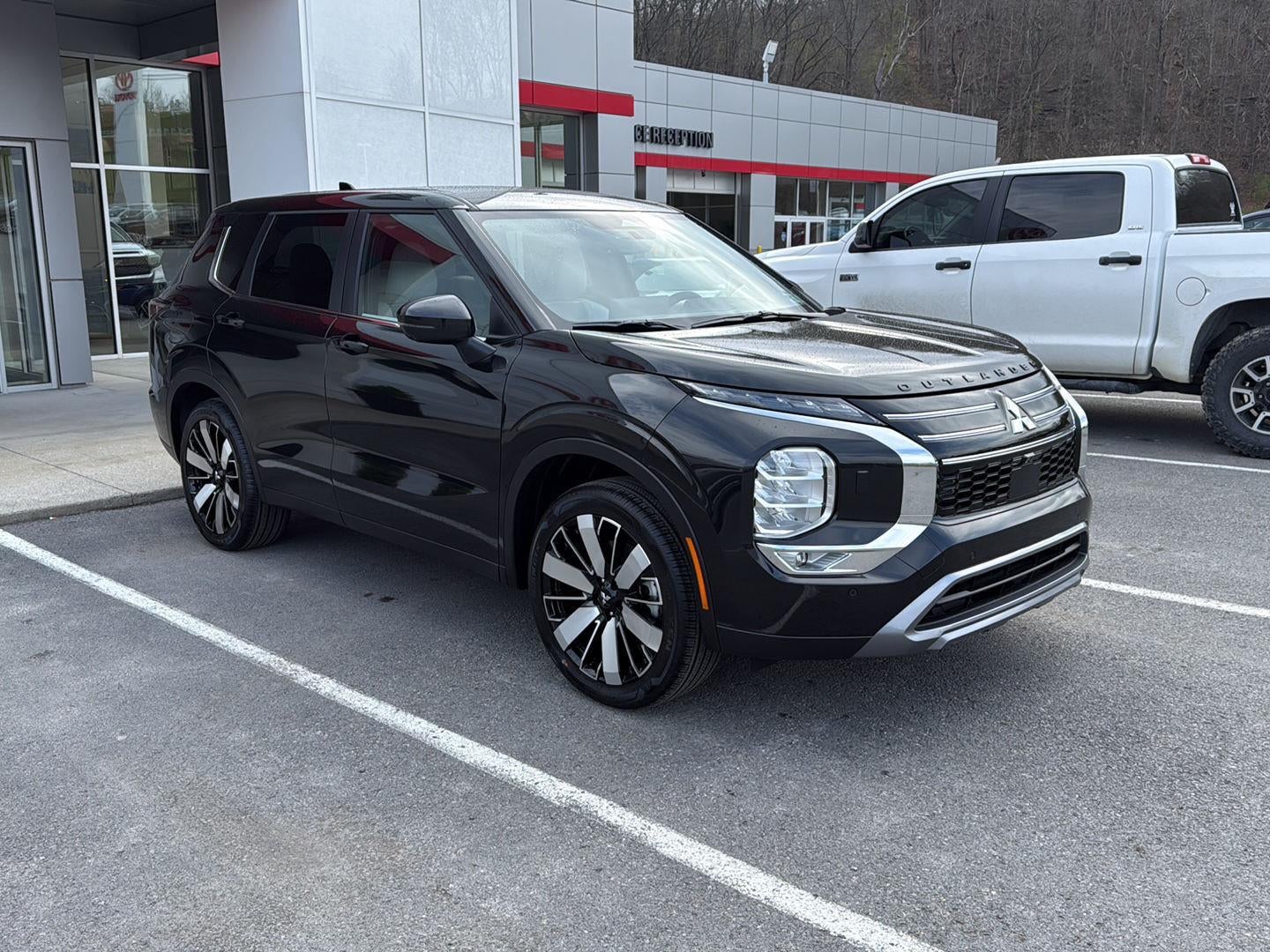 2026 Mitsubishi Outlander SE