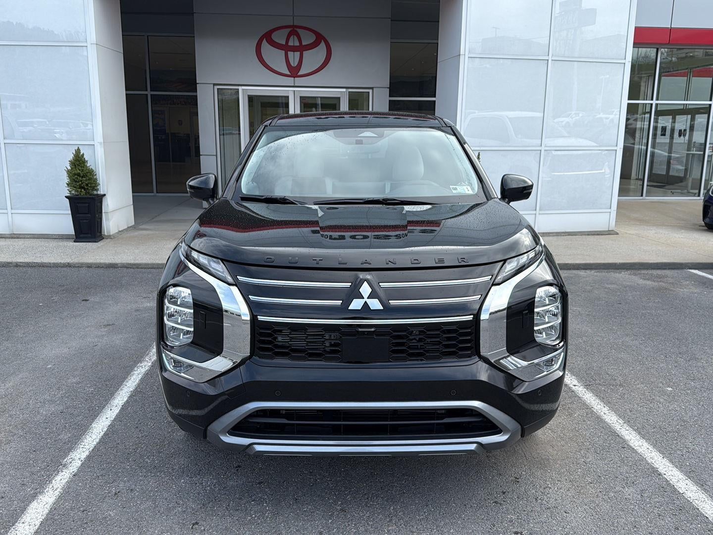 2026 Mitsubishi Outlander SE