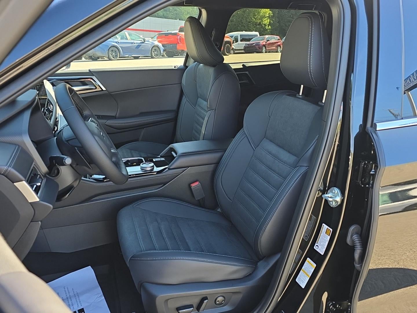 2026 Mitsubishi Outlander LE