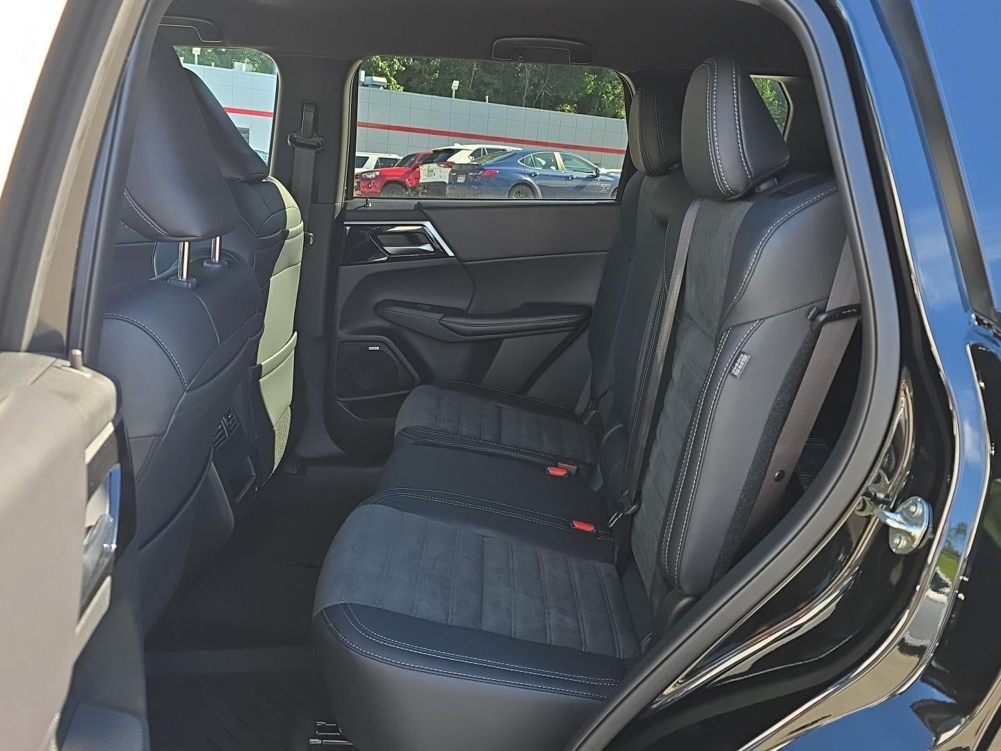 2026 Mitsubishi Outlander LE