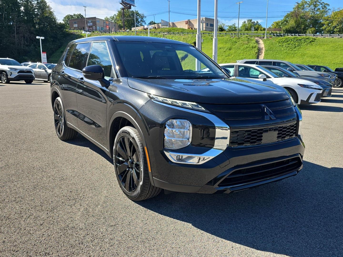 2026 Mitsubishi Outlander LE
