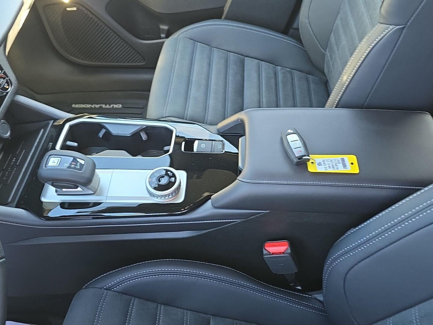 2026 Mitsubishi Outlander LE