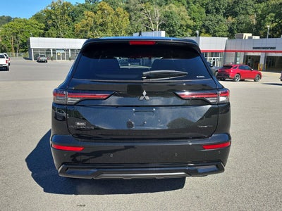 2026 Mitsubishi Outlander LE