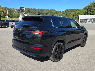 2026 Mitsubishi Outlander LE