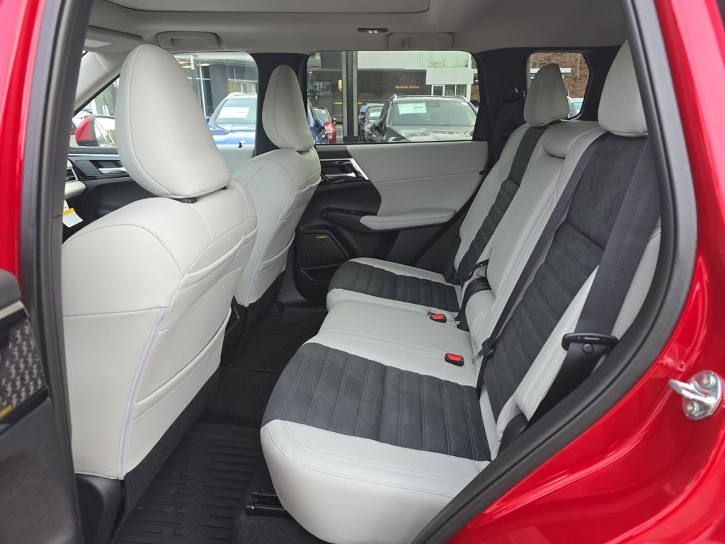 2026 Mitsubishi Outlander SE