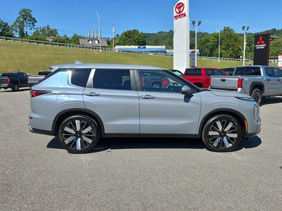 2026 Mitsubishi Outlander SE