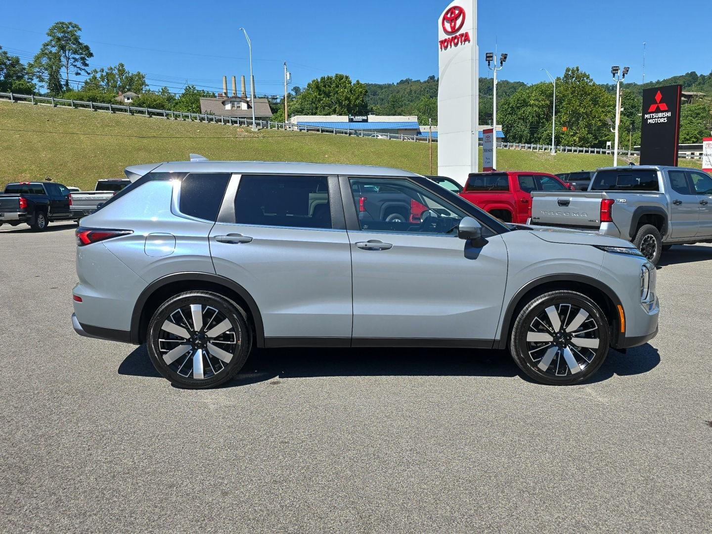 2026 Mitsubishi Outlander SE