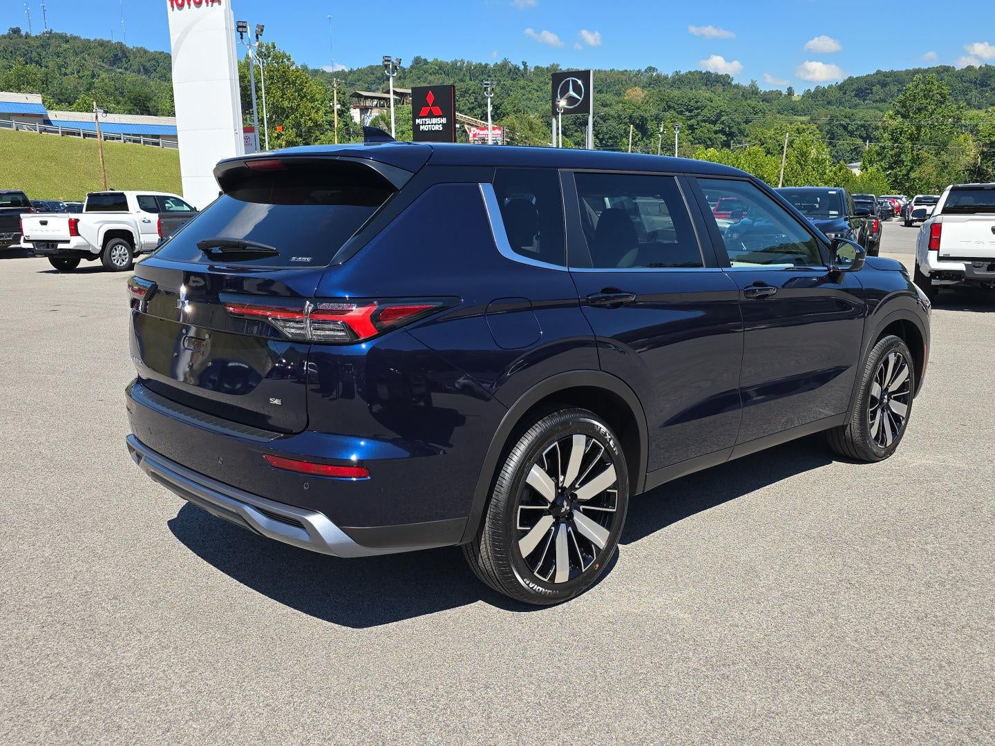 2026 Mitsubishi Outlander SE
