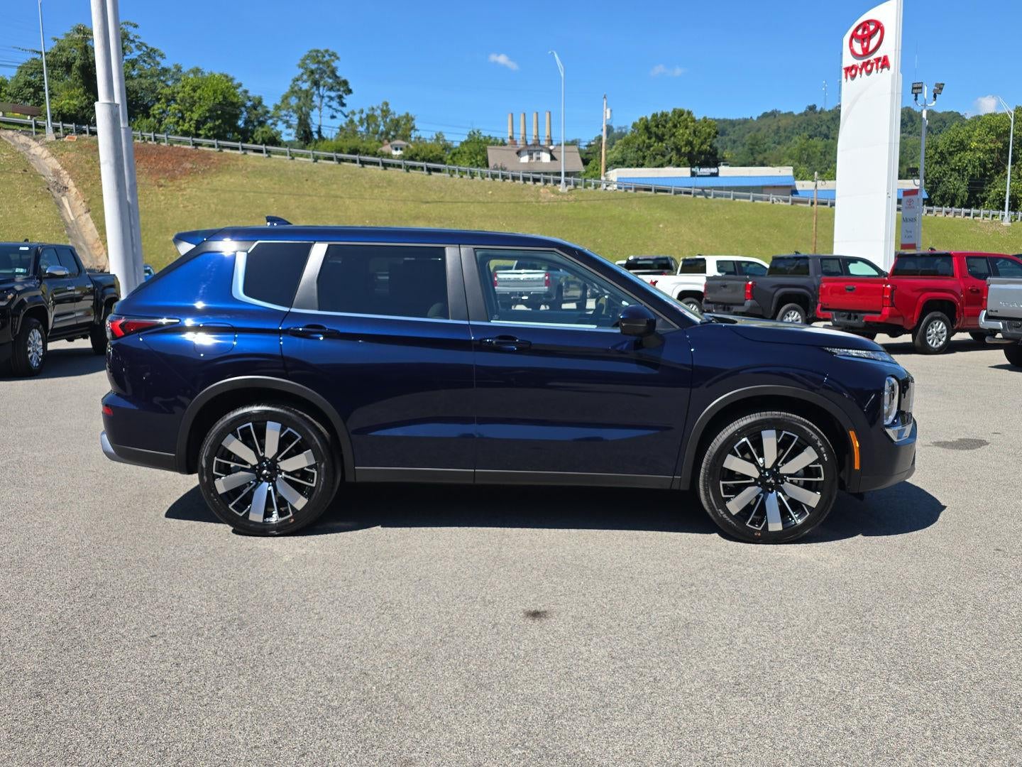2026 Mitsubishi Outlander SE