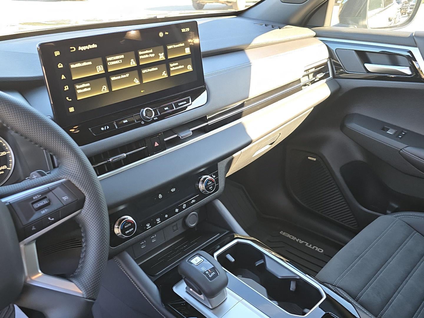 2026 Mitsubishi Outlander LE