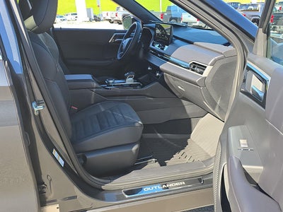 2026 Mitsubishi Outlander LE