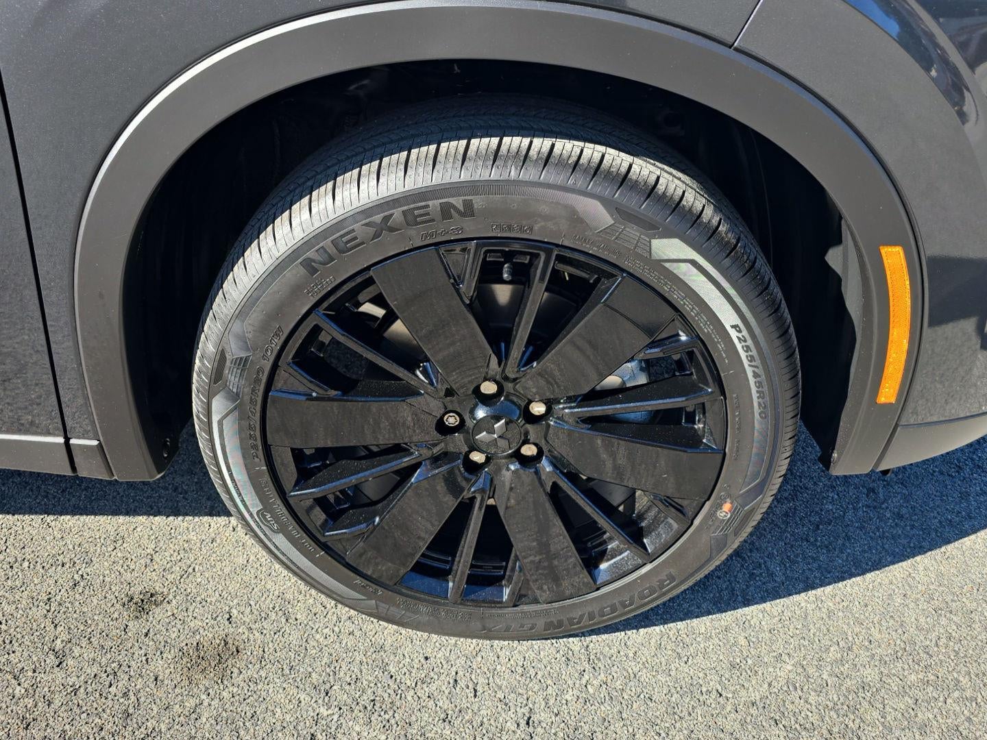 2026 Mitsubishi Outlander LE
