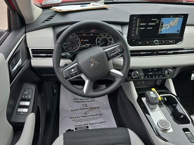 2026 Mitsubishi Outlander SE