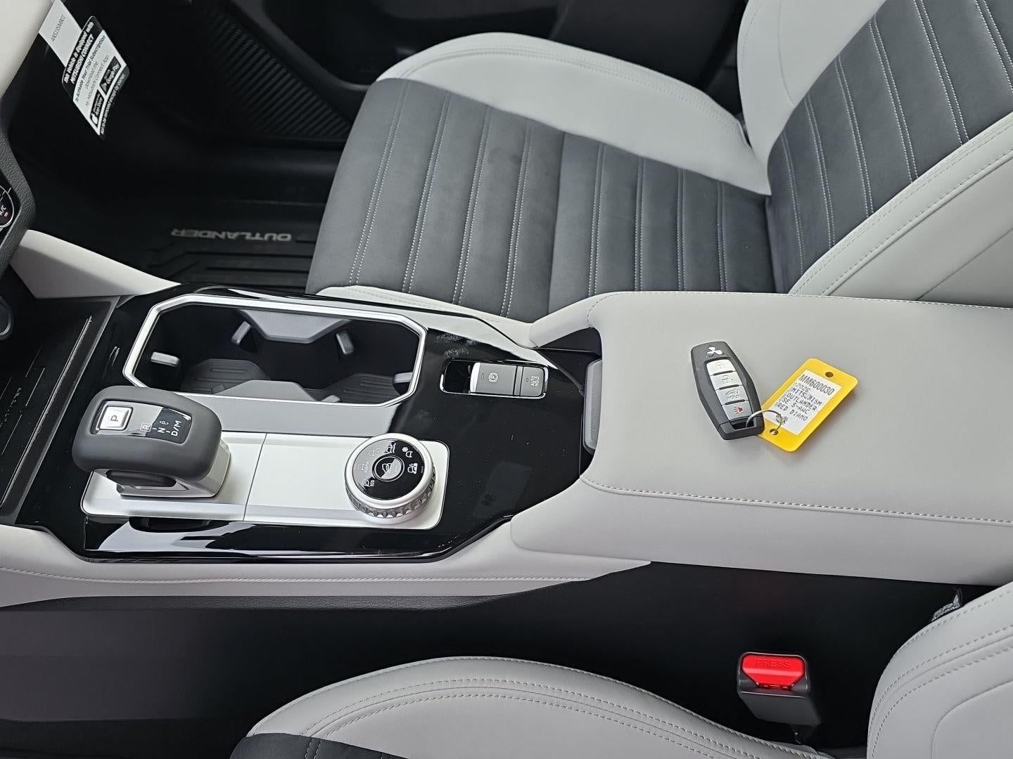 2026 Mitsubishi Outlander SE