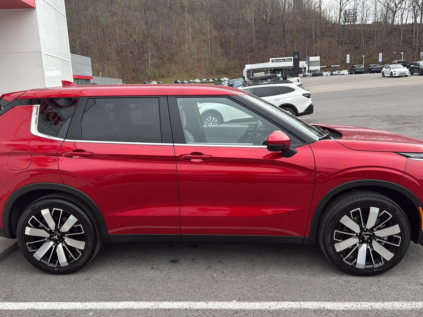 2026 Mitsubishi Outlander SE