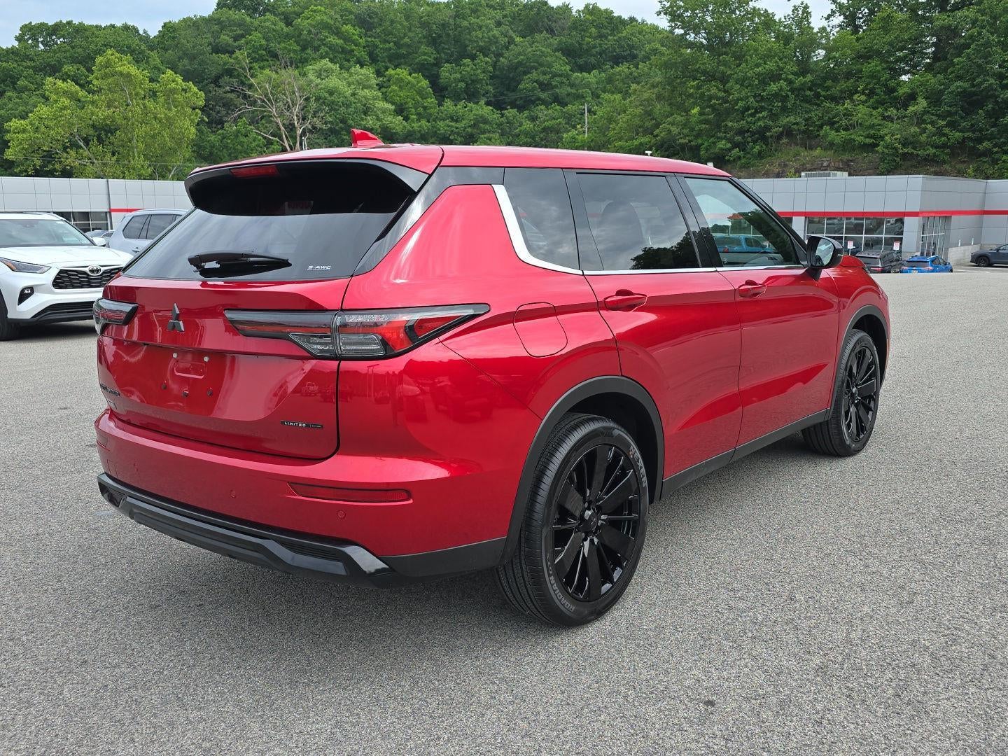 2026 Mitsubishi Outlander LE