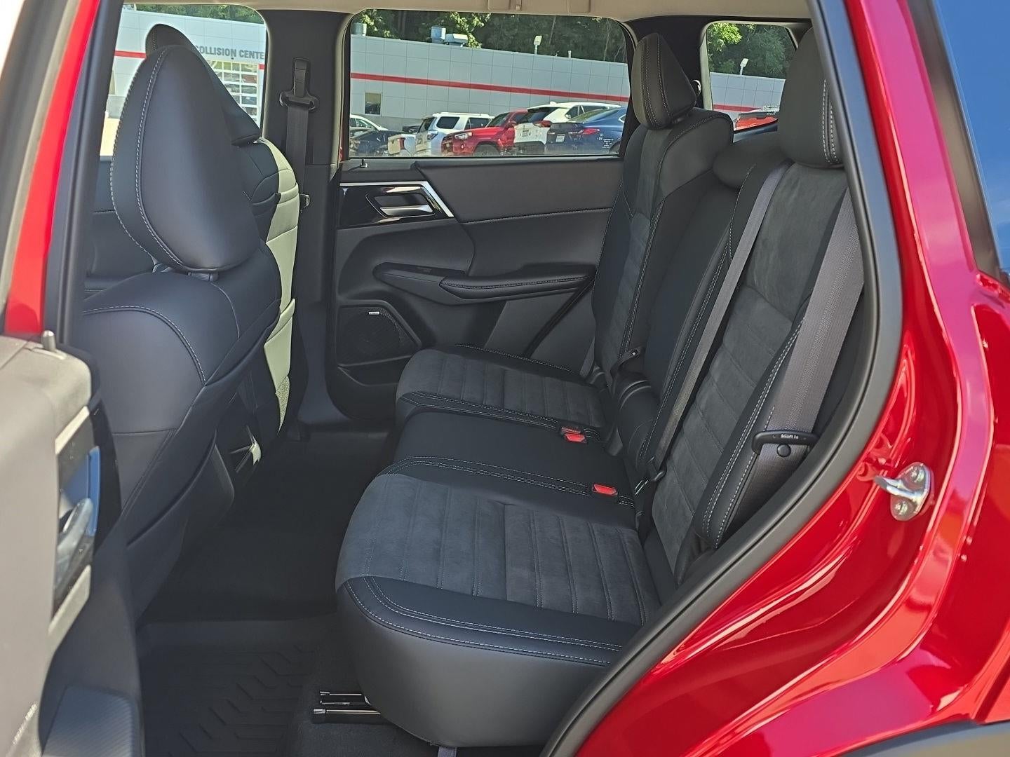 2026 Mitsubishi Outlander SE