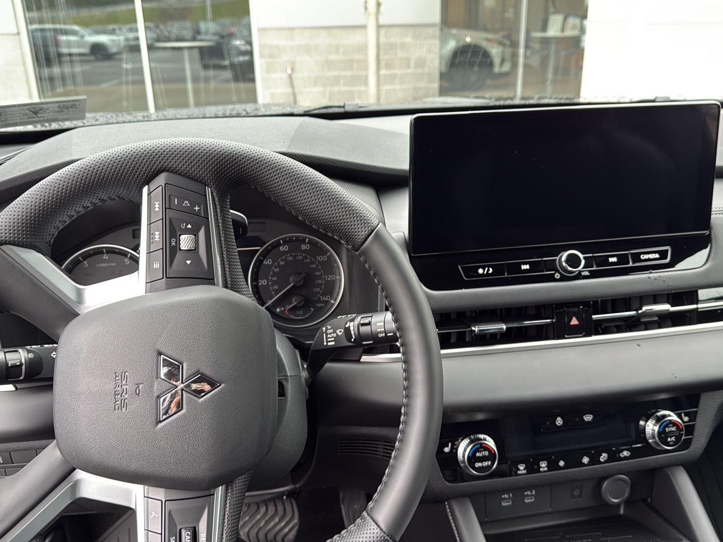 2026 Mitsubishi Outlander LE