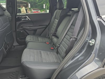 2026 Mitsubishi Outlander LE