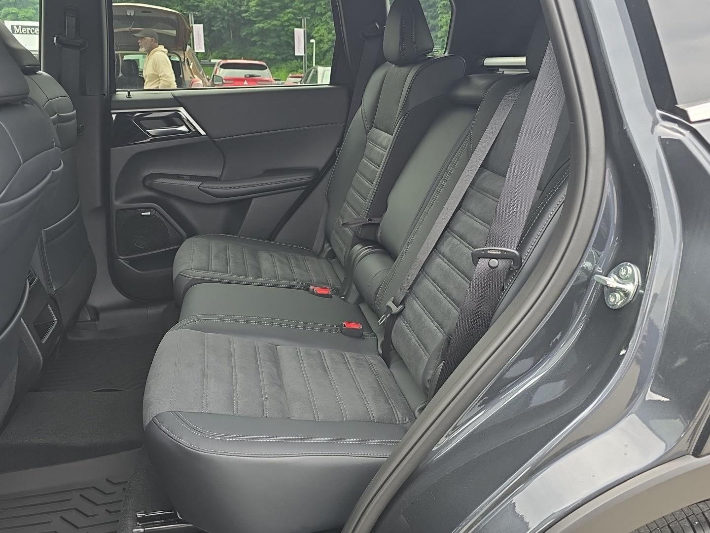 2026 Mitsubishi Outlander LE