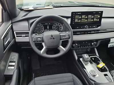 2026 Mitsubishi Outlander LE